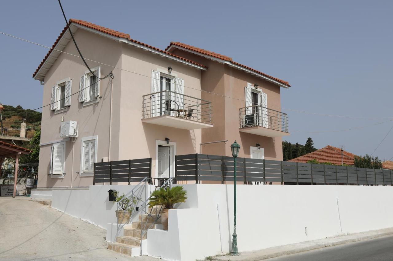 Angelos Apartments Lixouri Exterior foto
